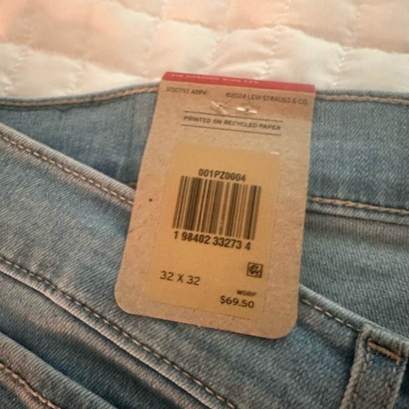 Levi's Women's Blue Jeans - Picture 5 of 9